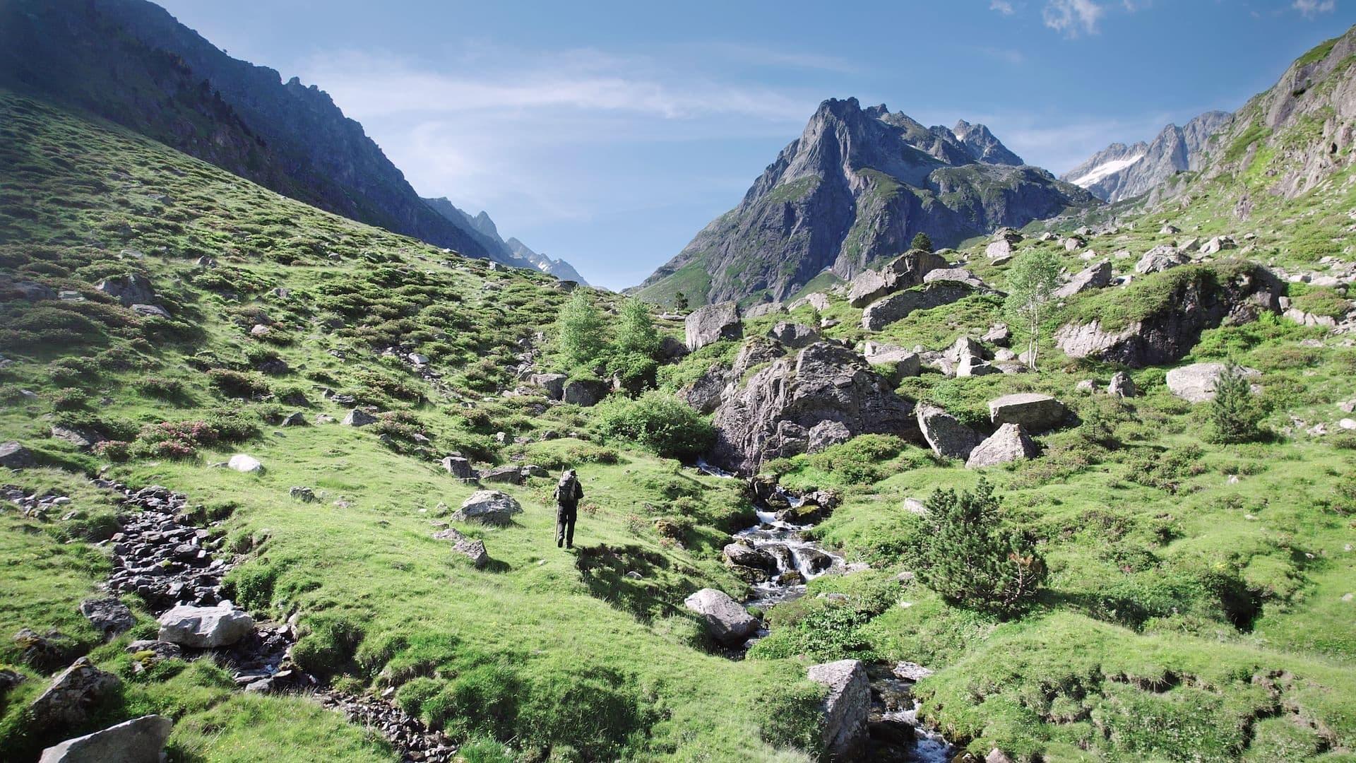 Les Pyrénées secrètes backdrop