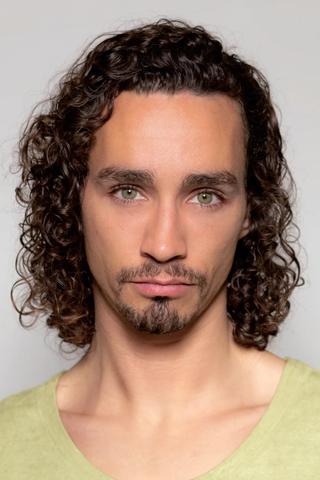 Robert Sheehan pic