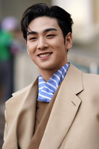 Baekho pic