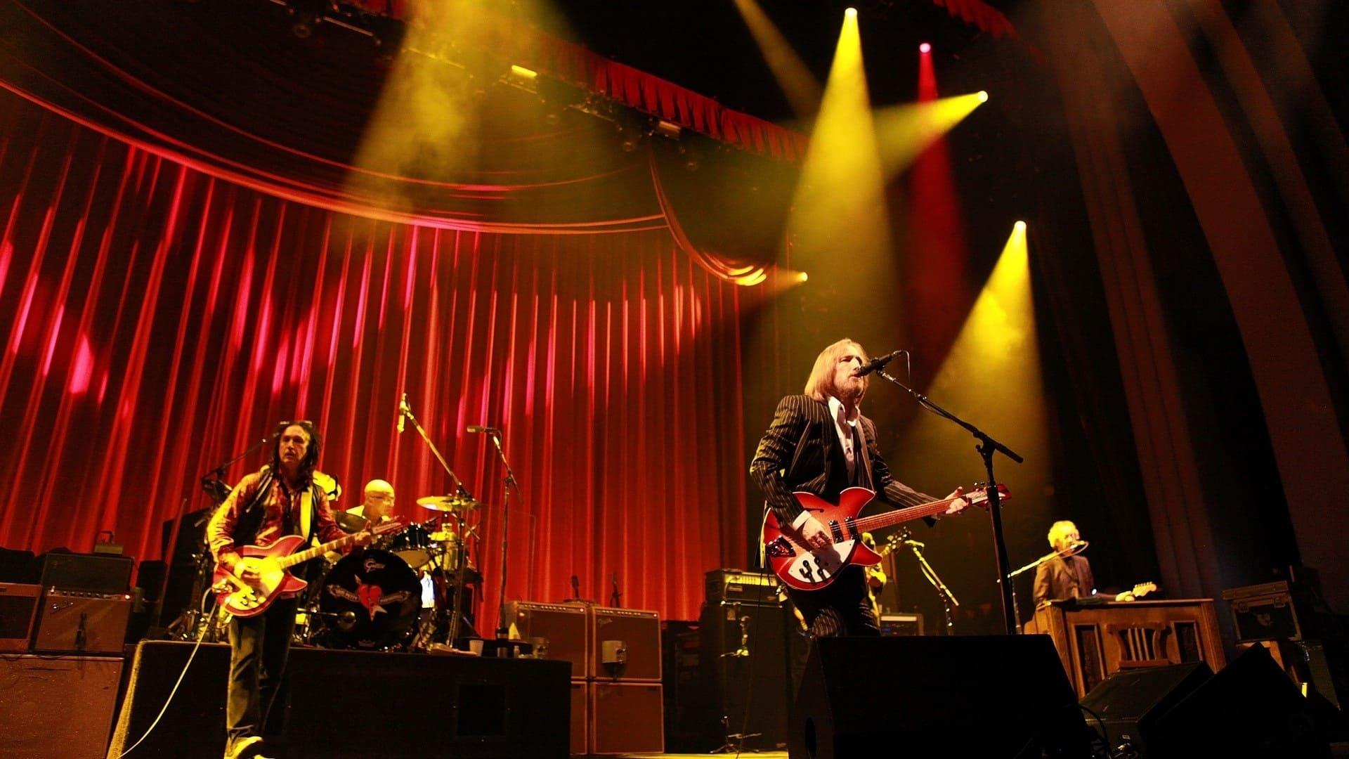 Tom Petty & The Heartbreakers: Live in Concert backdrop
