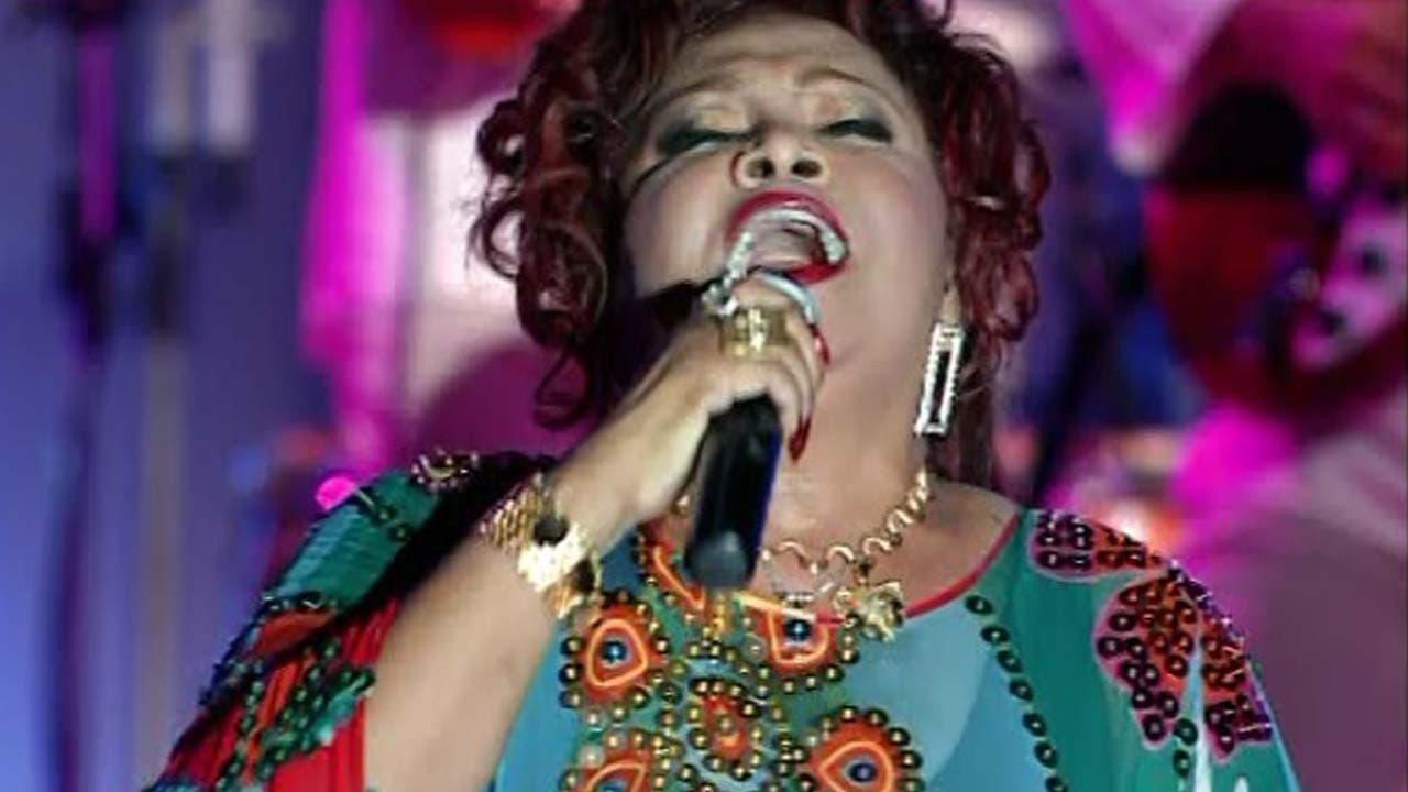 Alcione: Uma Nova Paixão - Ao Vivo backdrop