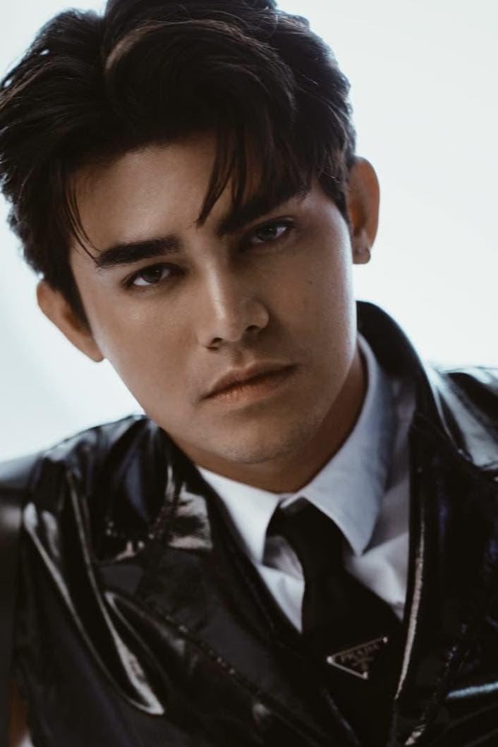 Iñigo Pascual poster