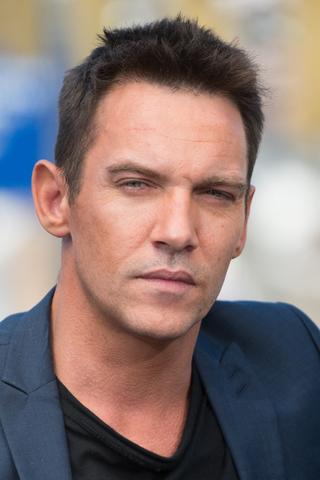 Jonathan Rhys Meyers pic