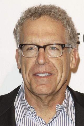 Carlton Cuse pic