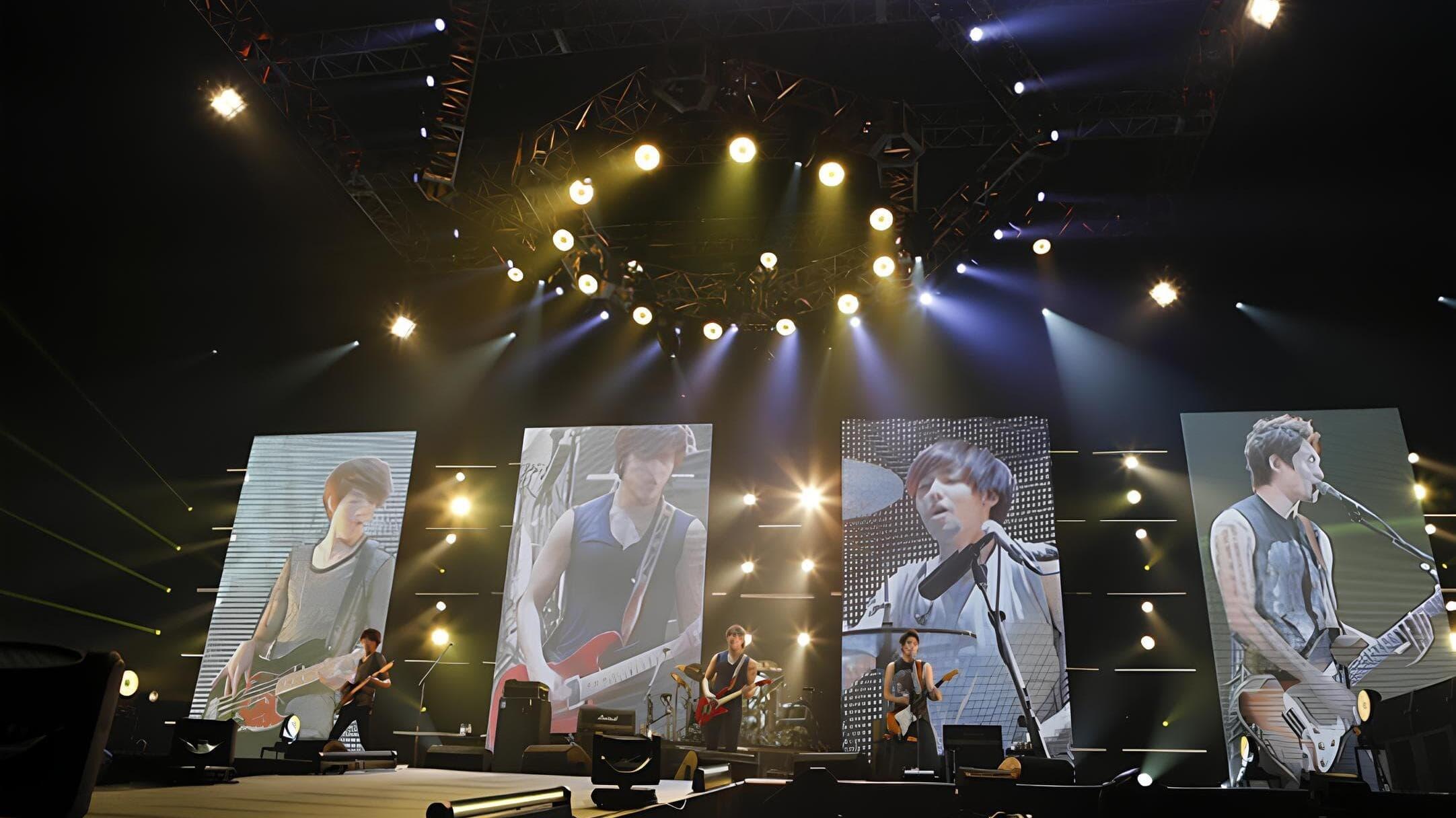 CNBLUE Arena Tour 2012 ～COME ON!!!～ backdrop