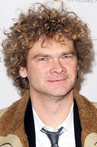 Simon Farnaby pic