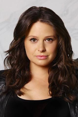 Katie Lowes pic