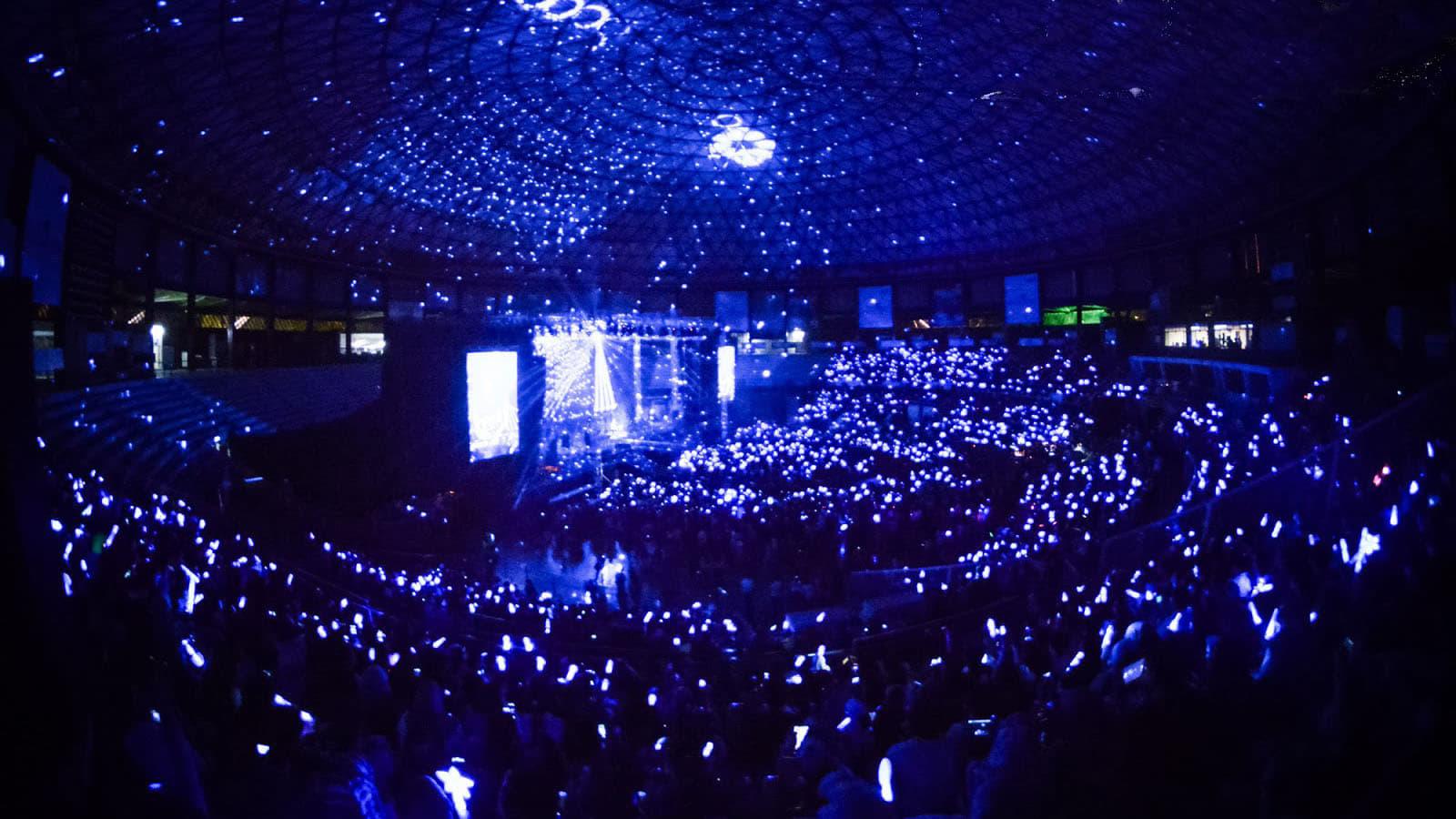 CNBLUE - Blue Night backdrop