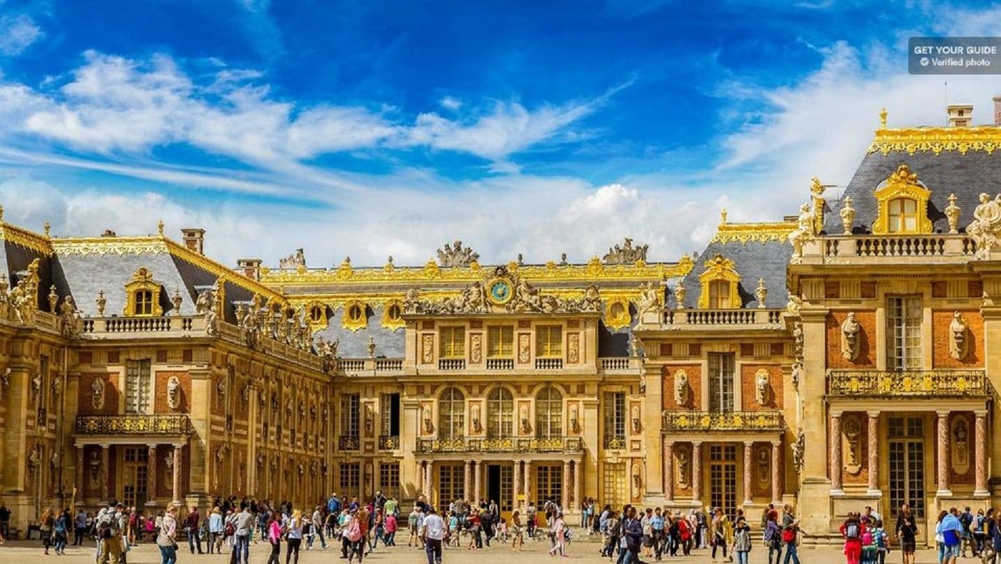 Les Plaisirs de Versailles backdrop