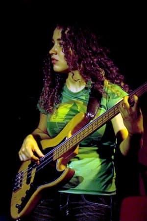 Tal Wilkenfeld pic