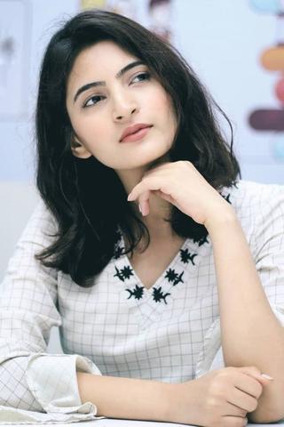 Shivani Raghuvanshi pic