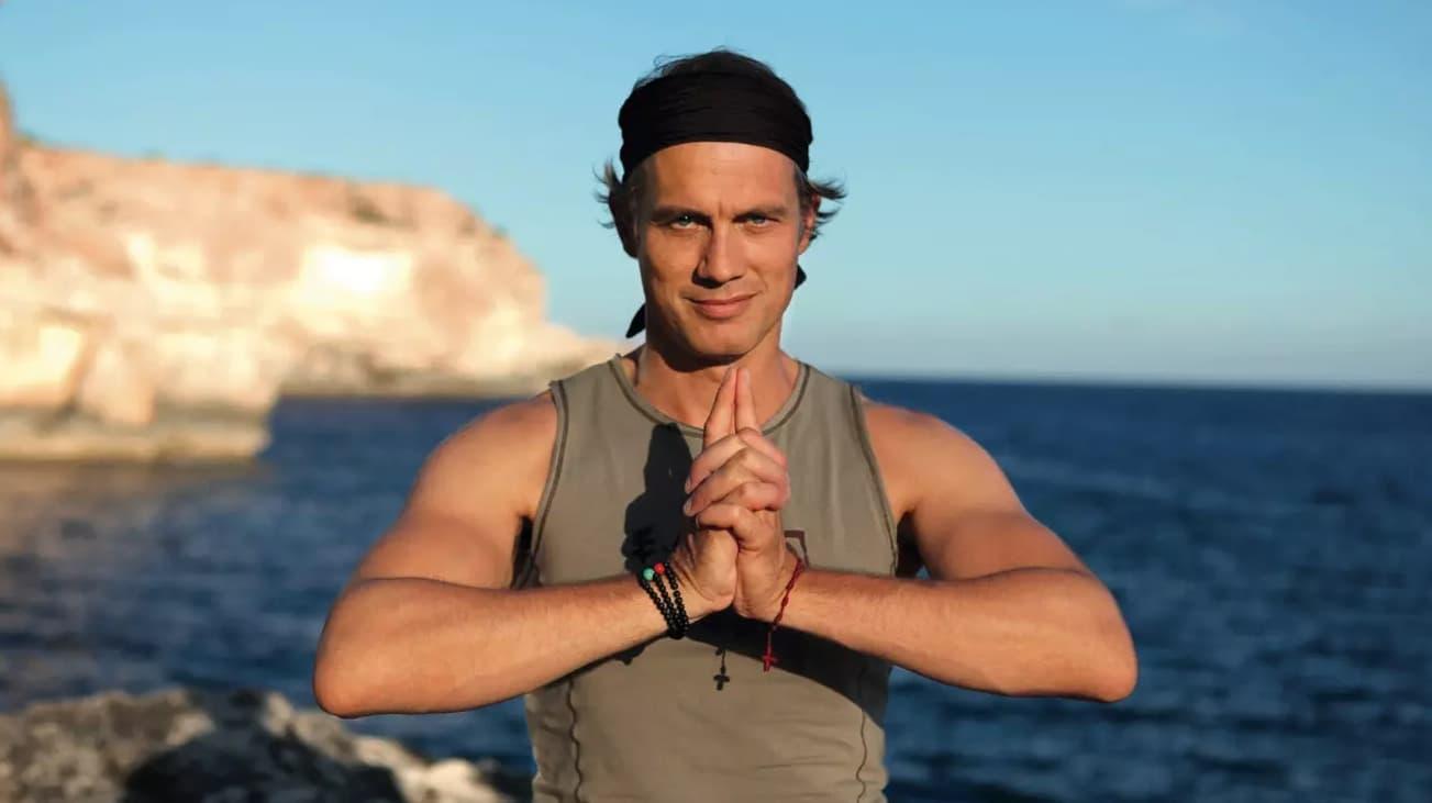 Yoga mit Ralf Bauer backdrop