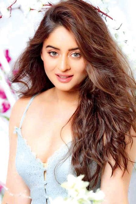 Mahhi Vij poster