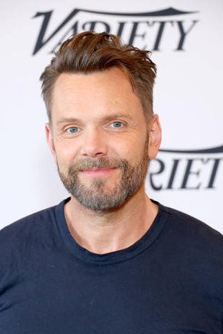 Joel McHale pic