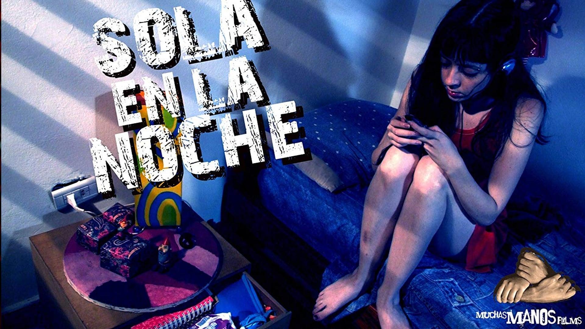 Sola en la Noche backdrop