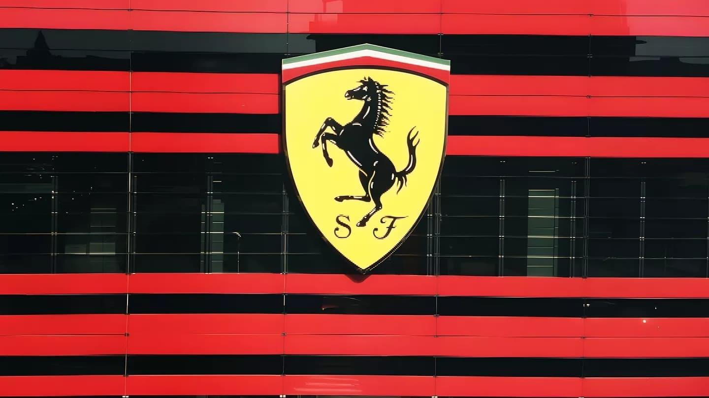 Ferrari, un hiver à Maranello backdrop