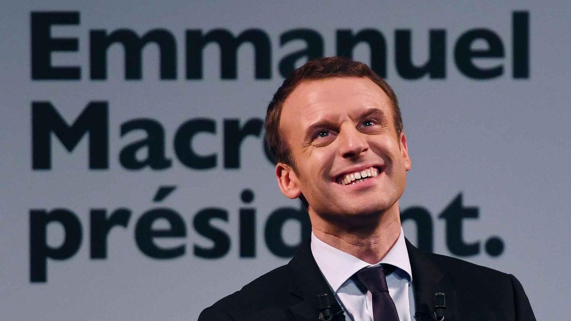 Emmanuel Macron, le dynamiteur backdrop