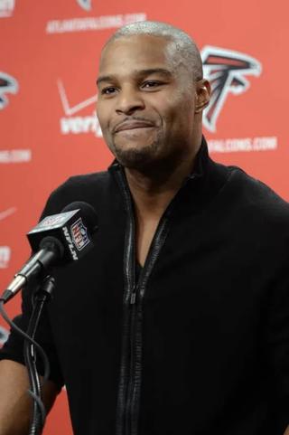 Osi Umenyiora pic