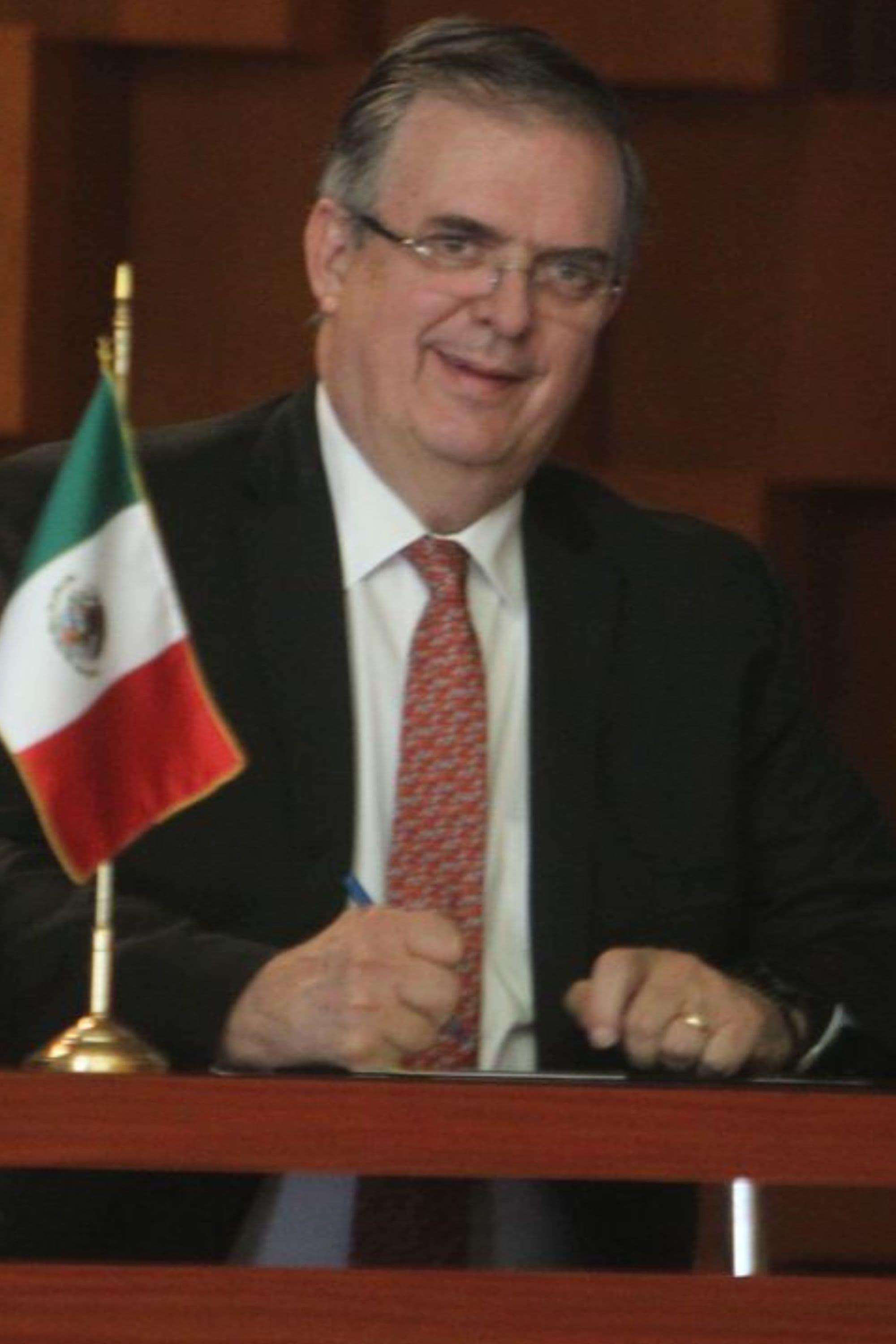 Marcelo Ebrard poster