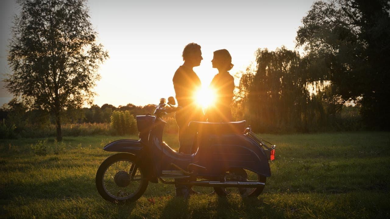 Nächste Ausfahrt Glück - Familienbesuch backdrop