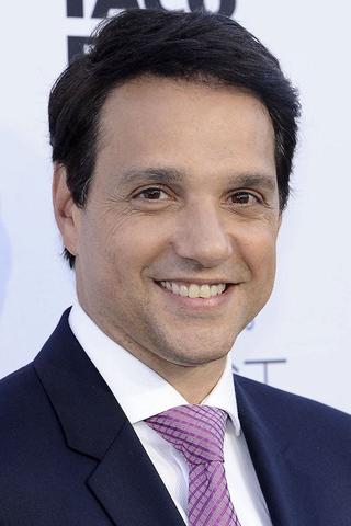 Ralph Macchio pic