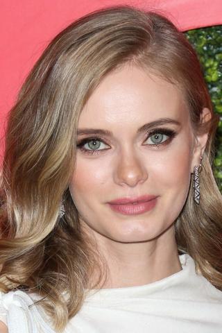 Sara Paxton pic