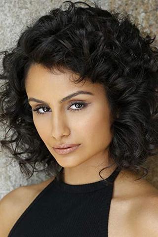 Nazanin Mandi pic