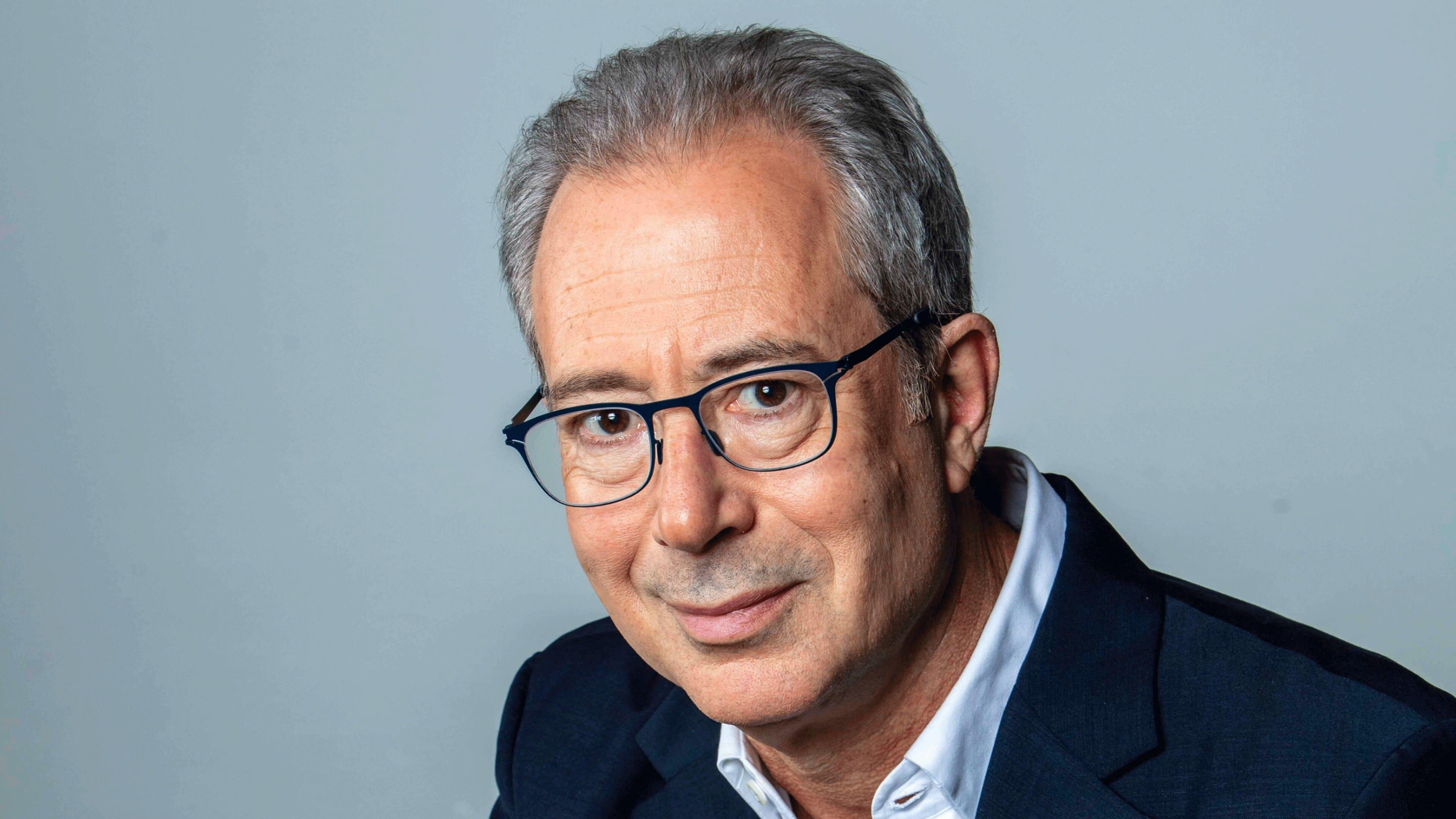 Ben Elton: Live backdrop