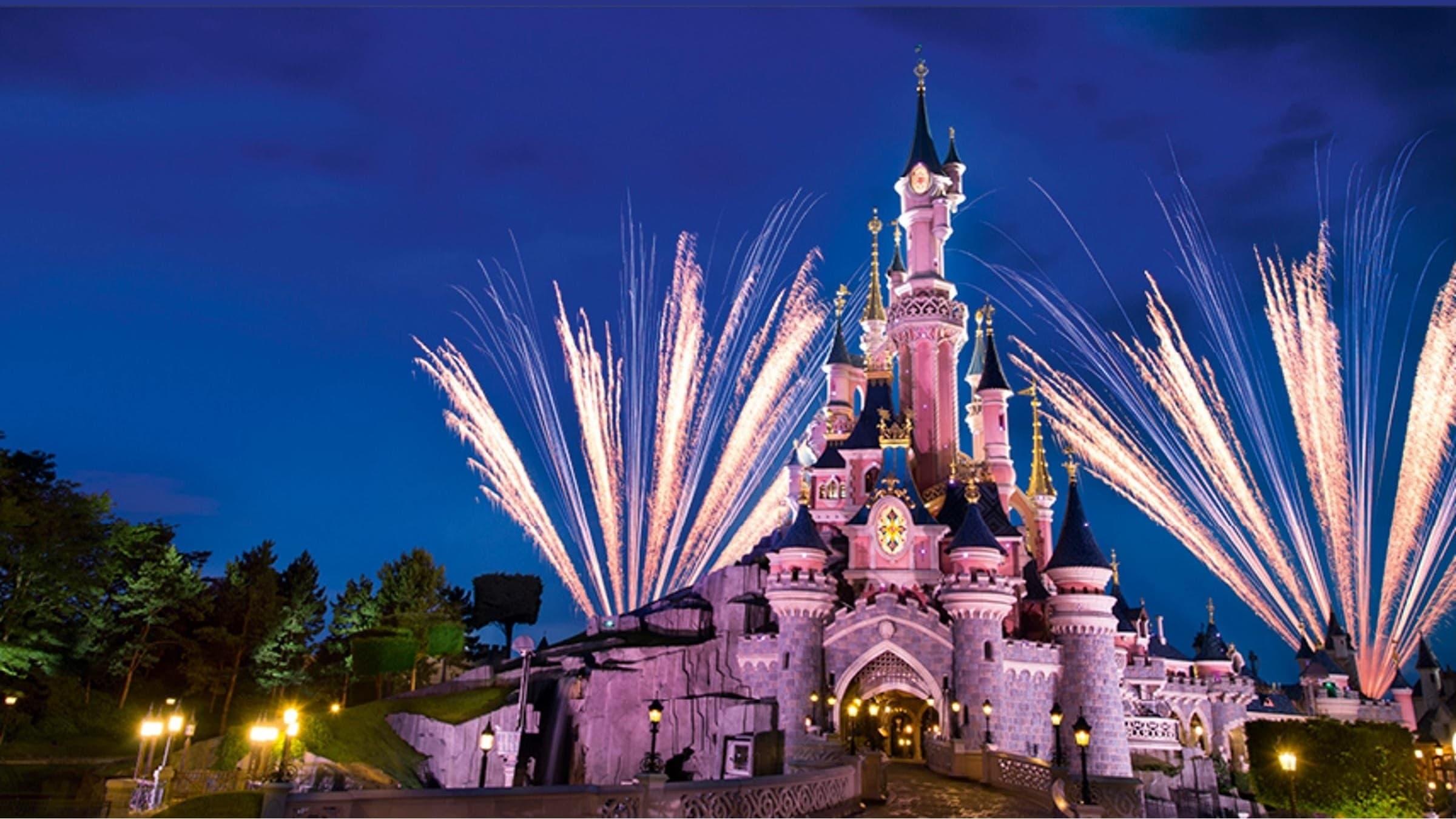 Disneyland Paris : Les Coulisses d'un Anniversaire Extraordinaire backdrop