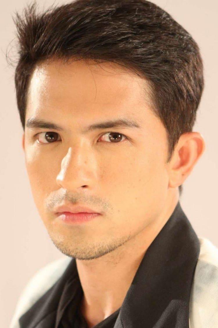 Dennis Trillo poster