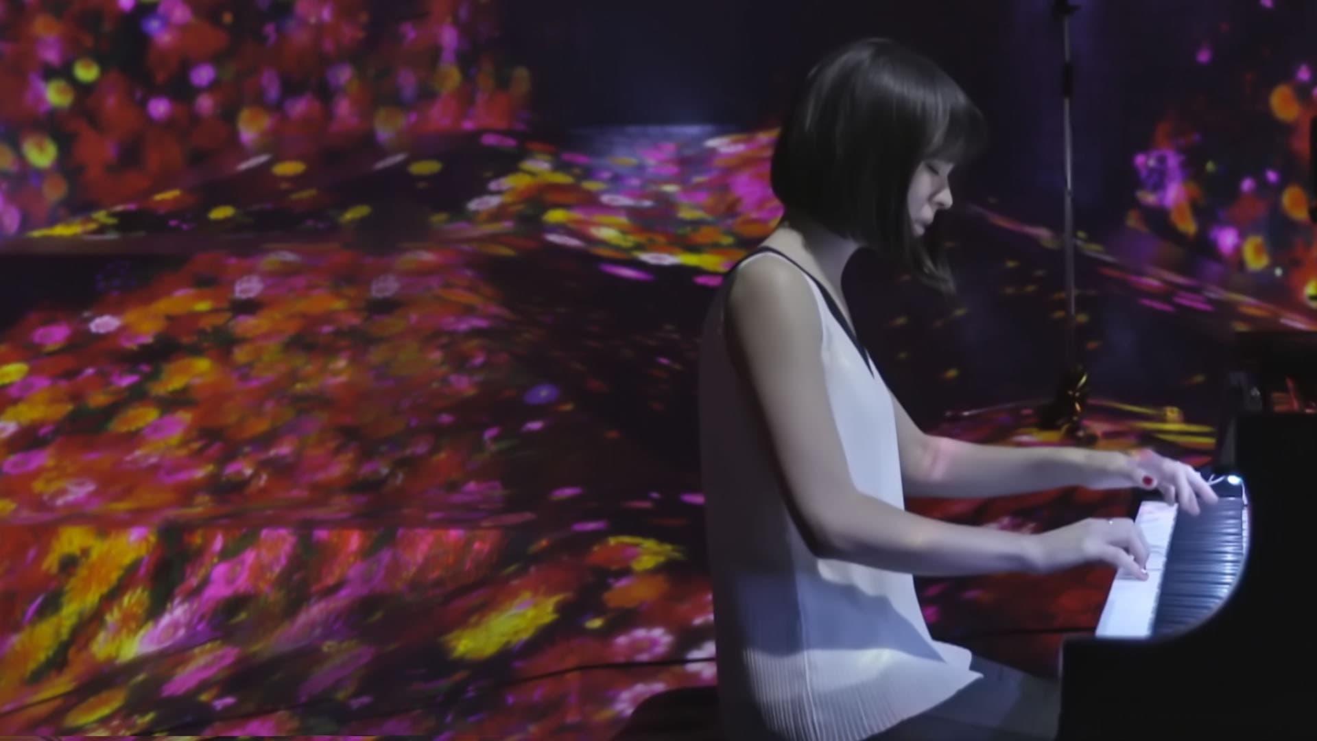 Alice Sara Ott Live in Yellow Lounge: Nightfall backdrop