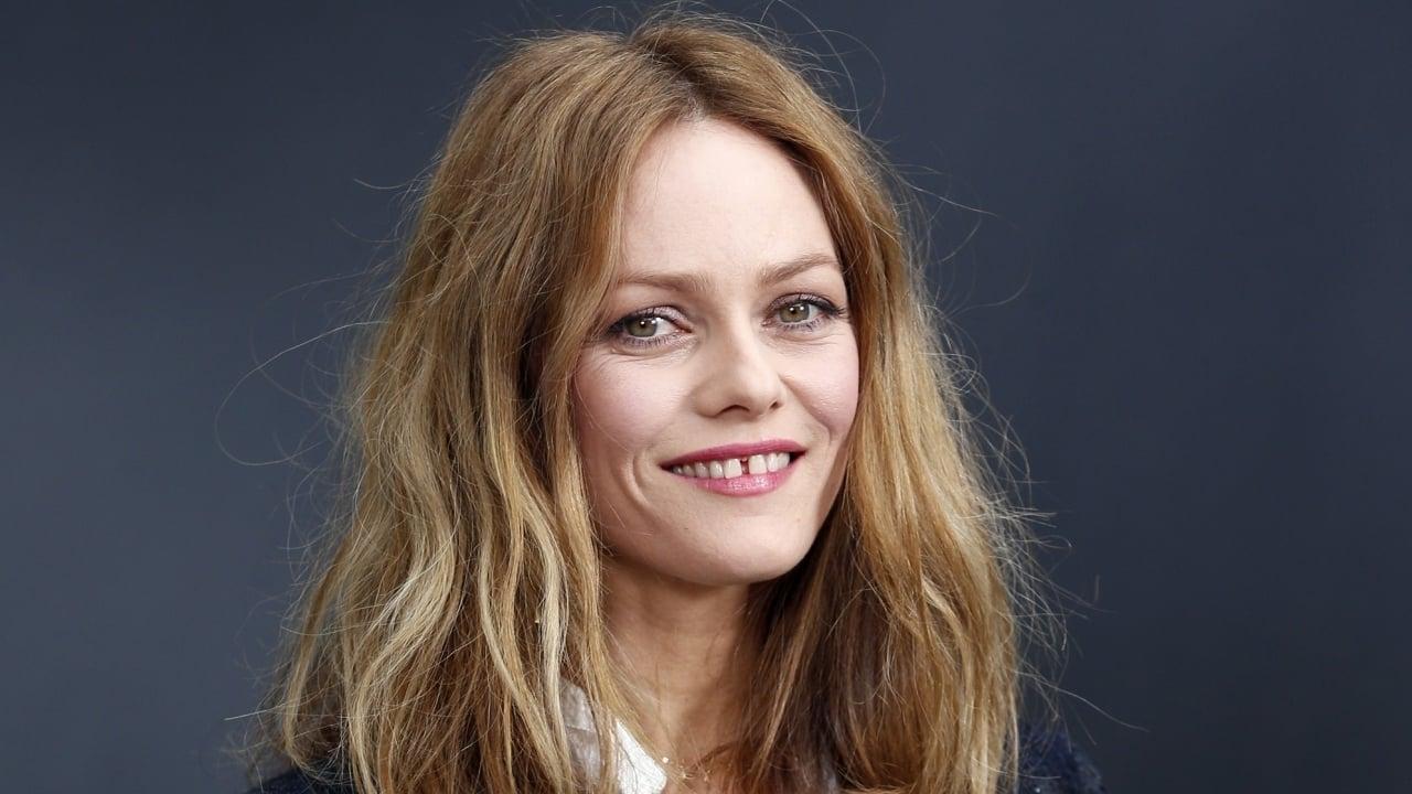 Vanessa Paradis: Divinidylle Tour backdrop