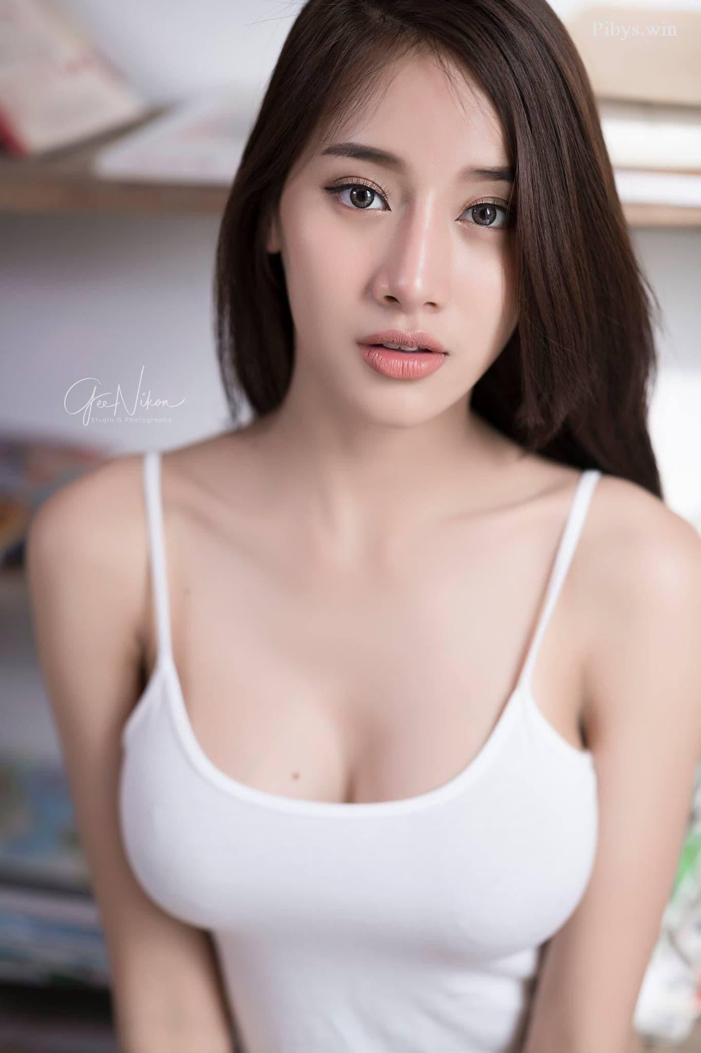 Pichana Yoosuk poster