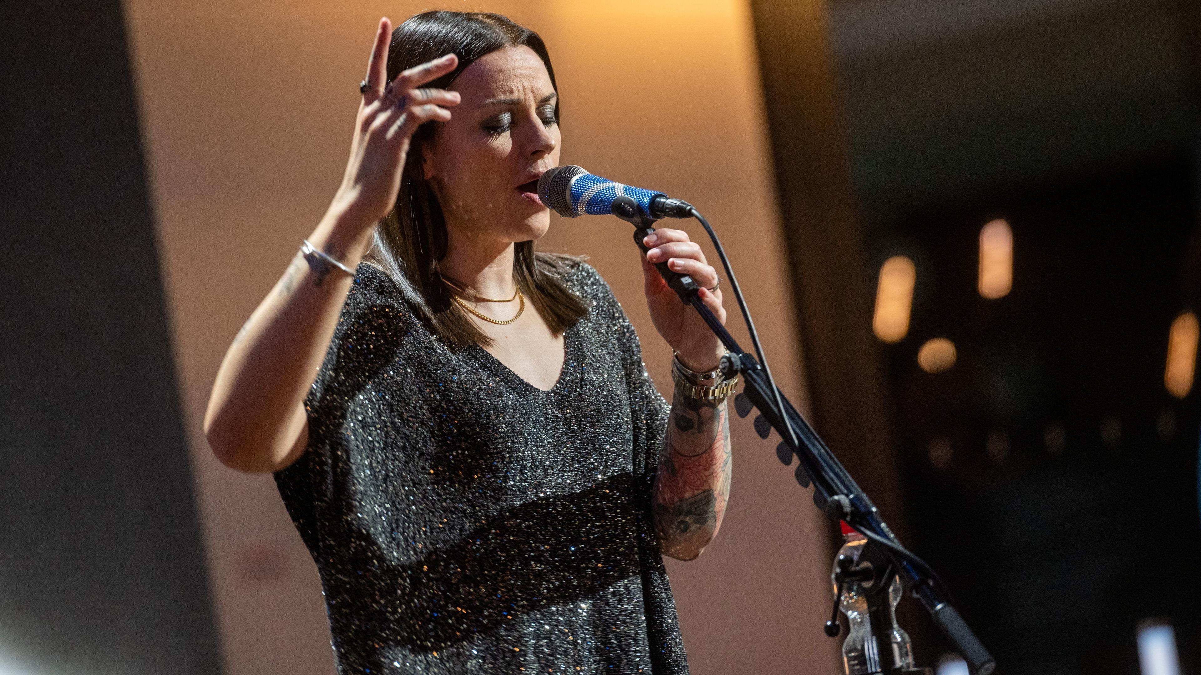 Amy Macdonald: Live-Musik bei zdf@bauhaus backdrop