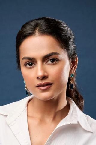 Shraddha Srinath pic