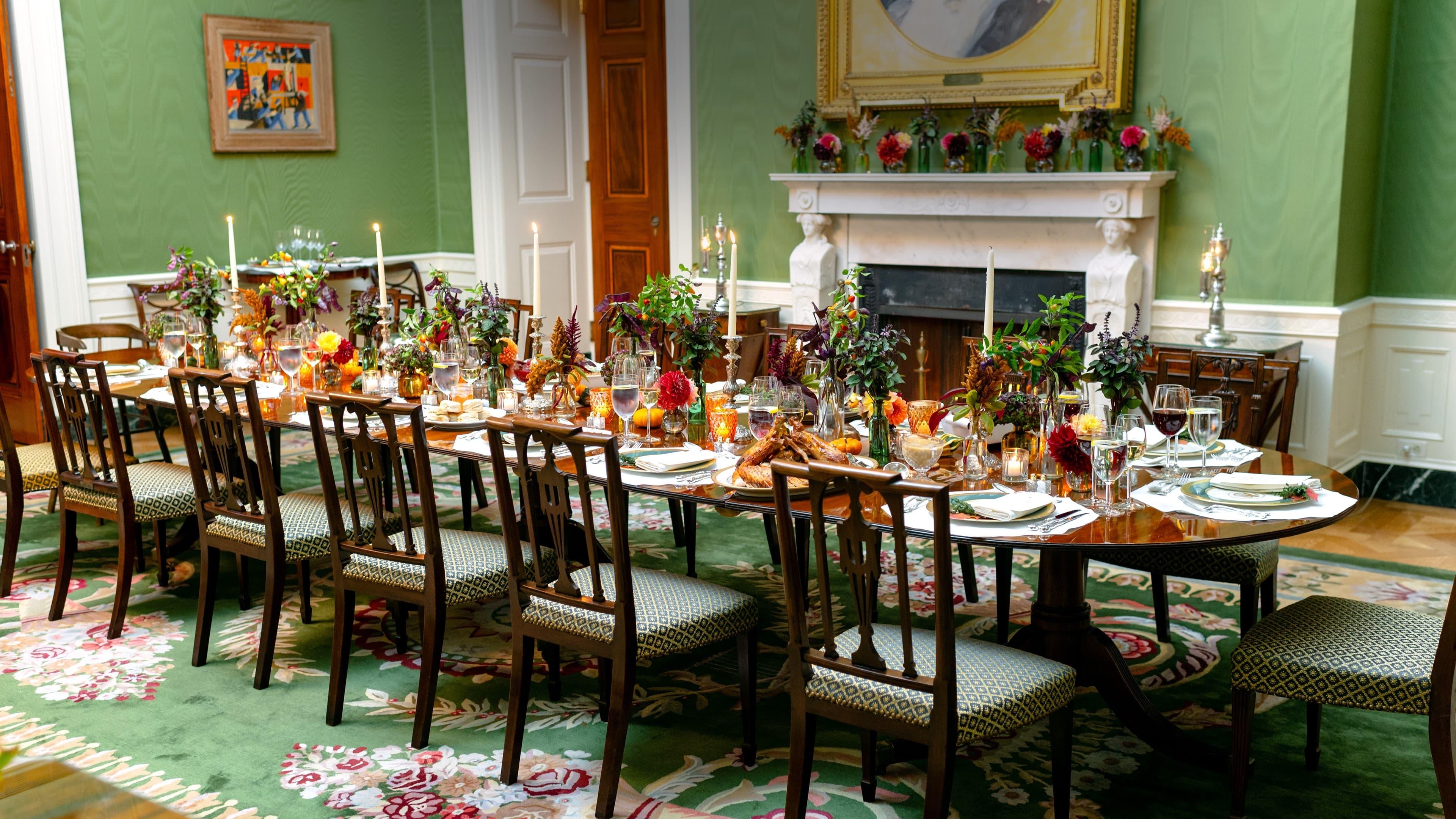 A White House Thanksgiving backdrop