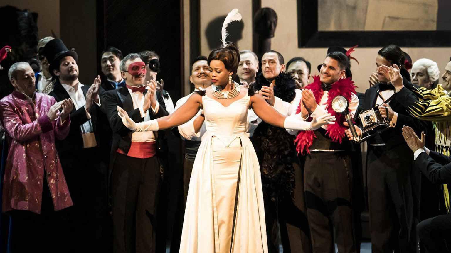 Manon [Opéra National de Paris] backdrop
