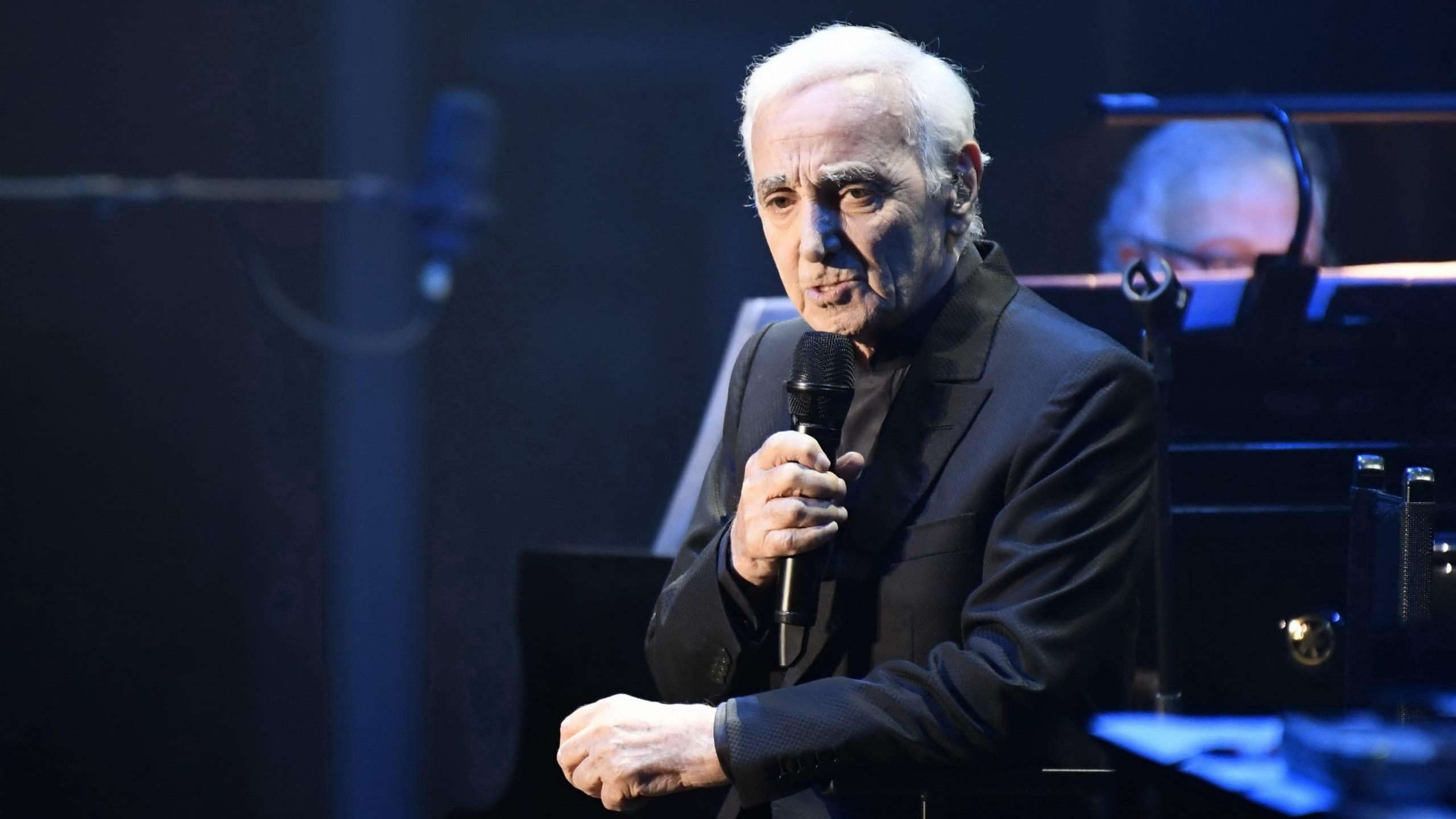 Charles Aznavour  - Live au Palais des Congrès backdrop