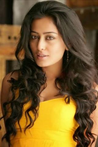 Nidhi Subbaiah pic