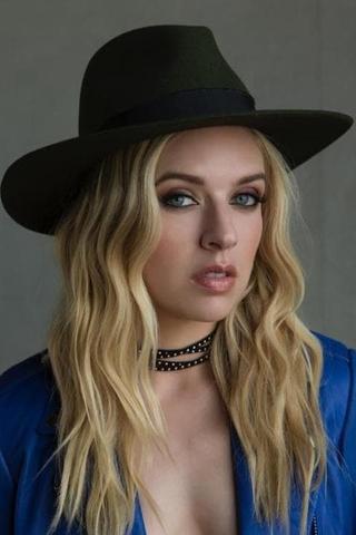 ZZ Ward pic