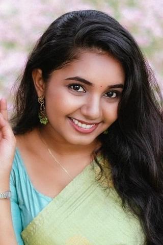 Kavipriya Manoharan pic