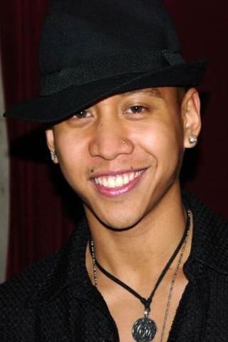Mikey Bustos pic