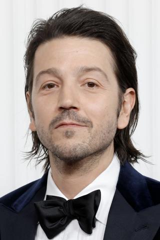 Diego Luna pic