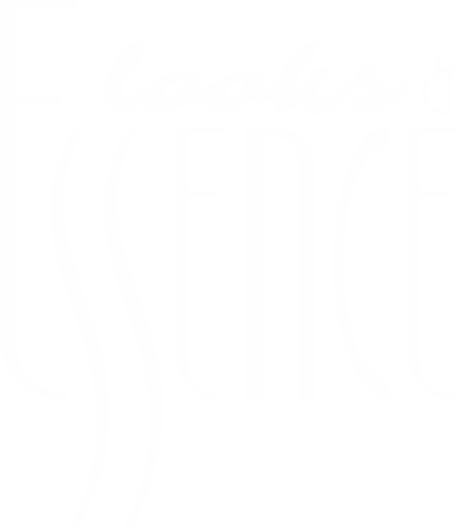 Looks & Essence logo