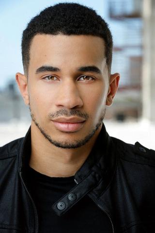 Demetrius Joyette pic