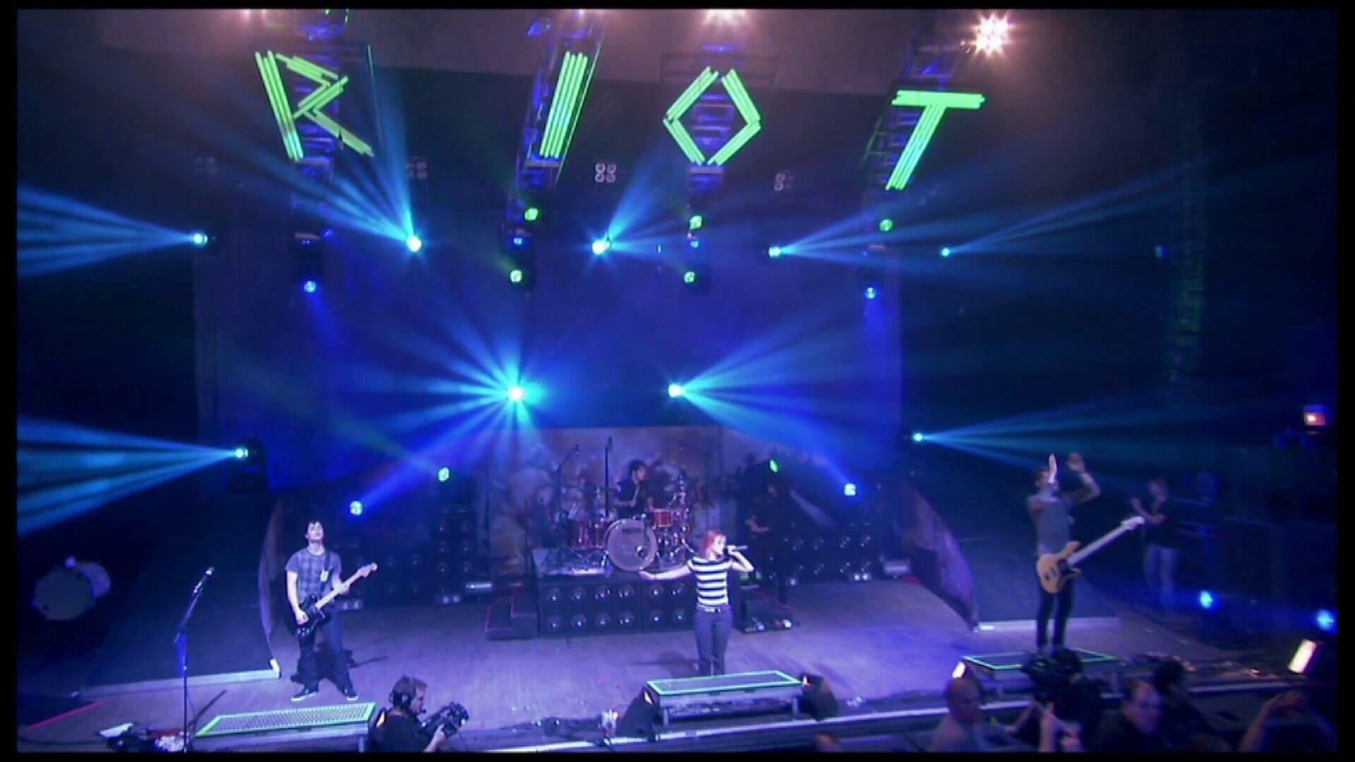 Paramore: The Final Riot! backdrop