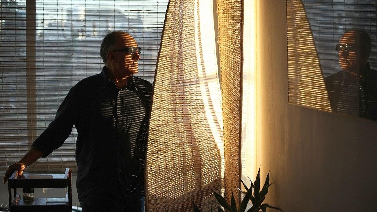 76 Minutes and 15 seconds with Abbas Kiarostami backdrop