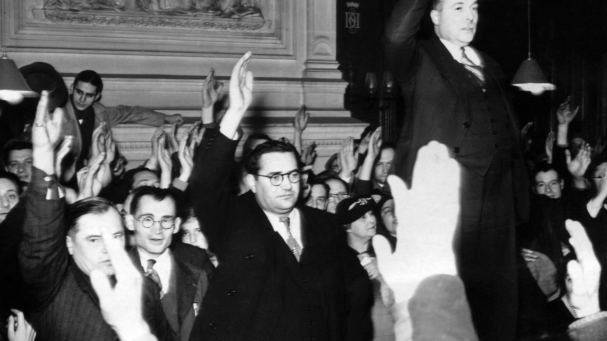 Jacques Doriot, le petit Führer français backdrop