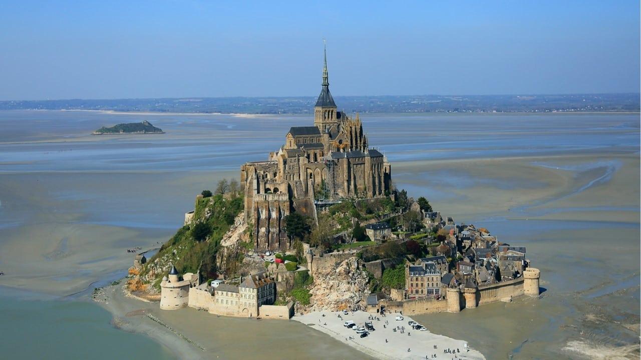 Le Mont-Saint-Michel backdrop