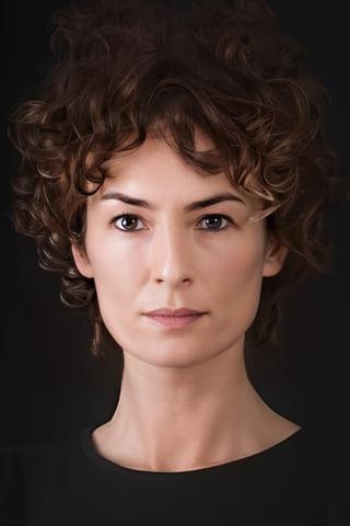 Özlem Düvencioğlu pic